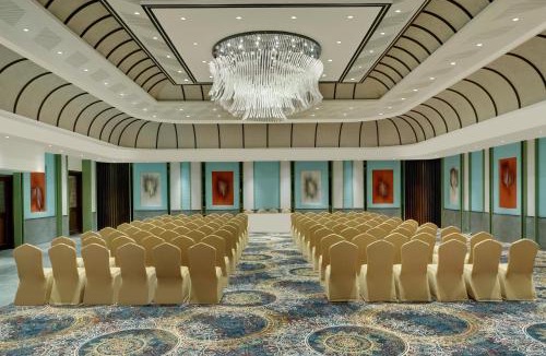Sehore Hotel | Crescent The Fern Budhni, Series by Marriott