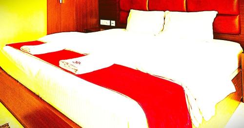 Sualkuchi Resort | The Roi Yal Hotel In Guwahati