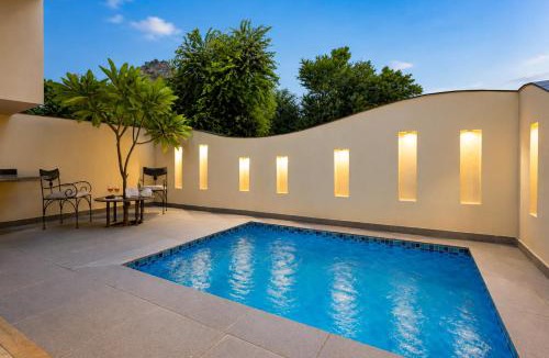 Udaipur District Villa | ELIVAAS Signature Raj Suites Pet-Friendly Hotel Suite with Pvt Pool & Aravalli Hill Views