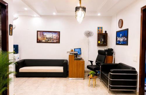 Sector 39 Apartment | The White Casa Premium 1RK 201 Near Medanta Hospital
