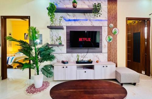 Agara Apartment | Modern 2BHK HSR-Sarjapur Rd WiFi AC Kitchen