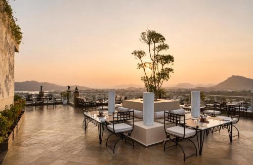 Lake Swaroop Sagar Hotel | Raj Kuber - A Boutique Lake View Hotel