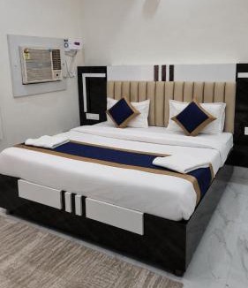 Vrindavan Hotel | The Grand Girivar Vrindavan # Lavis & Luxury Rooms #