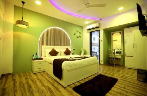 Kandivali East Villa | 4BHK Luxury Private Pool Villa in Kandivali East, Mumbai