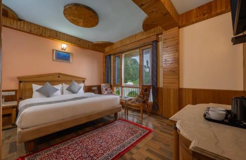 Shimla Hotel | Snowfall View Home Kufri Operated by Splendid Retreat Hotels - Family Groups & Events - Forest Tracks - Vacation - Memories