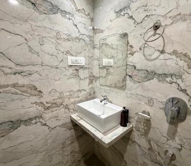 Malad East Hotel | Classy Comfort Hotel Malad East