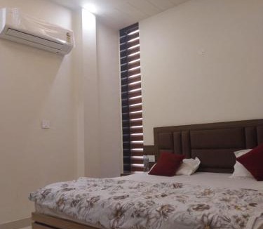 Vrindavan Hotel | Hotel New Radhey Krishna Residency