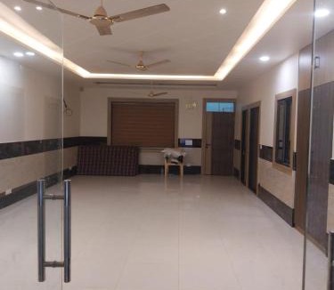 Vrindavan Hotel | Hotel New Radhey Krishna Residency