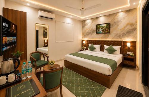 South West House | Hotel BBellamounts Ner IGI Delhi Airport - Free Airport PickUp & Drop Breakfast Complatary