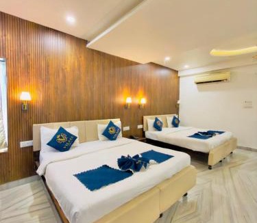 Nathdwara Hotel | HOTEL RAAJMAHAL 966o9o1oo6 WITH ROOFTOP BEACH BAR and AESTHETIC RESTRO By SK