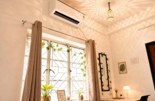 Tollygunge House | AC ROOM with attached bathroom