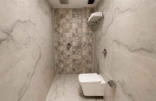 Kalina Hotel | Hotel Beverly Palace Santacruz - Near BKC - Mumbai Airport T1 - Local Unmarried Couples not allowed