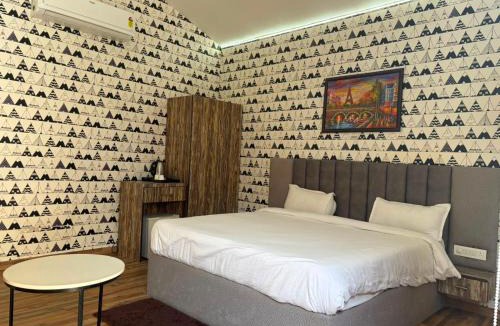 Greater Noida Hotel | VAAS by PLAY Hotels - ROOTS AND SKY water villas