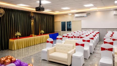 Anakapalle Hotel | Hotel Takasi Heaven