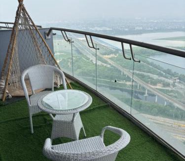 Noida House | Supernova spira l 7pm - 10 am l Night only