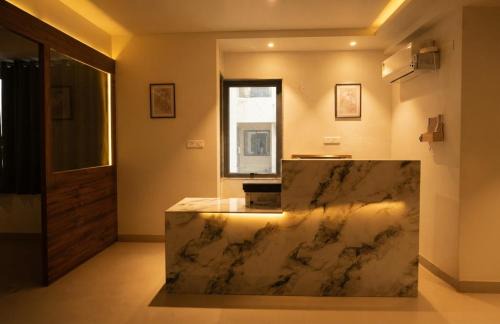 Malviya Nagar Hotel | Hotel Layover Stay-3 Minutes From the Airport