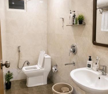 Mahipalpur Hotel | HoTEL Re Conect NEAR DELHI AIRPORT