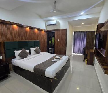 Shenoys Hotel | Queens Residency - Kochi