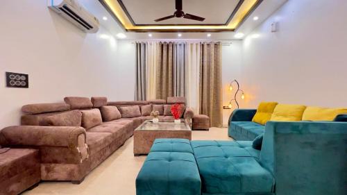 Rohini Apartment | Elegant Escape Modern 2BHK with Living Room