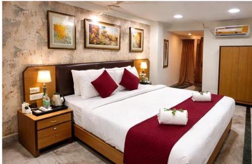 Masab Tank Hotel | IndiGo Line Hotel- Banjara Hills Beside Paradise Biryani
