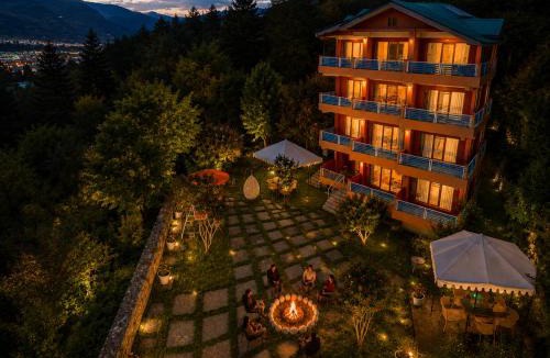 Manali Hotel | The Manali Suites & Villas, Manali - Luxury Stay Away From City Hustle