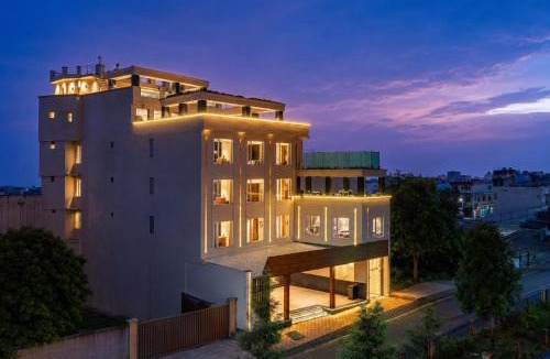 Katra Hotel | Perfectstayz Premium katra Near Katra railway station