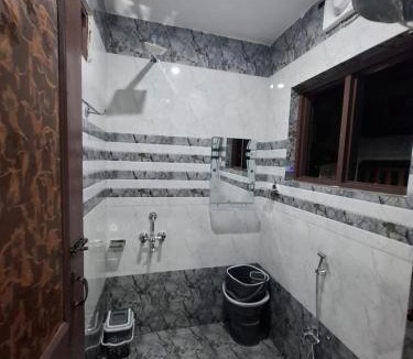 Srinagar House | Hotel Qazi Villa