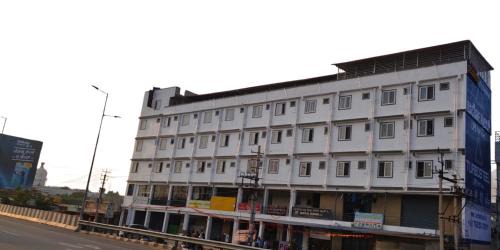 Devanahalli Hotel | Sai Grands Stay In