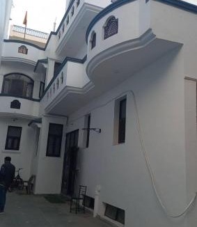 Gurugram House | Hotel Royal Retreat