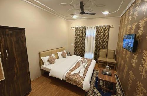Srinagar Hotel | Faizzy residency