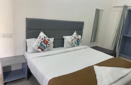 Varanasi Hotel | Hotel The regal inn