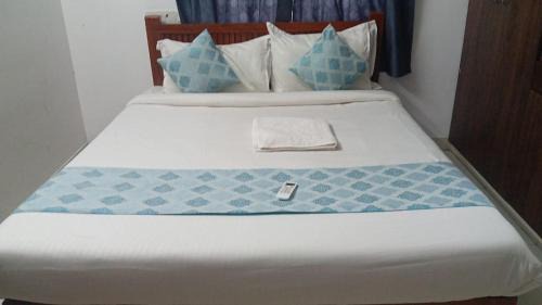 Manapakkam House | Starlight Hotels DLF Trade Center Miot chennai