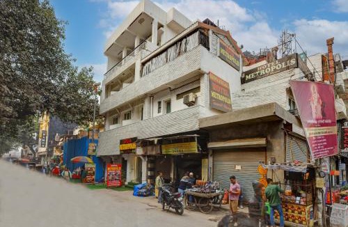 Paharganj Hotel | Hotel The Metropolis Tourist Near Connaught Place And Ramakrishna Ashram Marg Metro Station