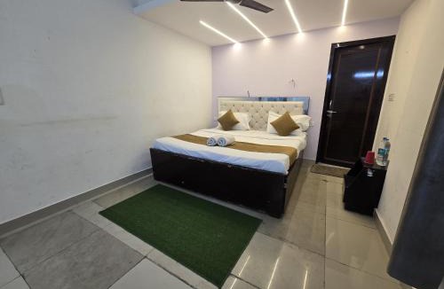 Chittaranjan Hotel | Hotel Veer Palace Lajpat Nagar 1- Couple Friendly