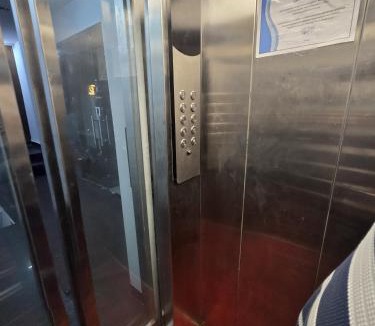 Chittaranjan Hotel | Hotel Veer Palace Lajpat Nagar 1- Couple Friendly