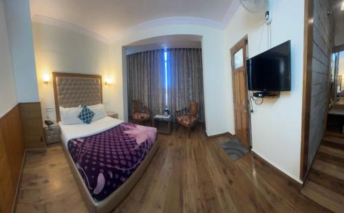 Shimla Hotel | Hotel Lords Regency - Connected to the Mall Road