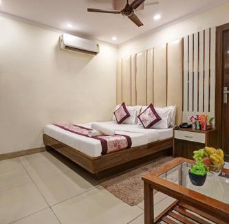 Paharganj House | Hotel Star Palace 2 Mints Walking Distance From New Delhi Railway Station