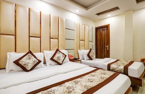 Paharganj House | Hotel Star Palace 2 Mints Walking Distance From New Delhi Railway Station