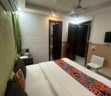 Lajpat Nagar Hotel | Royal Comfort Castle