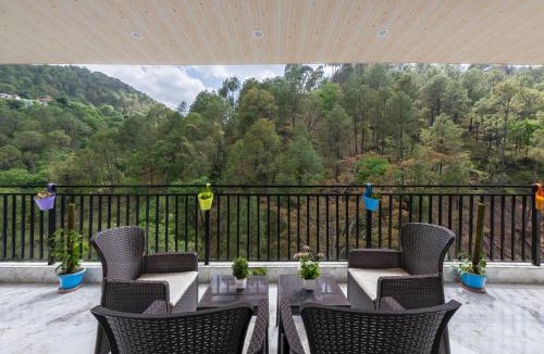 Kasauli Hotel | A Mountains Suffer Hotel Kasauli Near Kasauli Hills Resort by Splendid Retreat Hotels - Family Groups - Balcony - Parking - Mountain View - River View - Forest Treks - Vacation - Memories