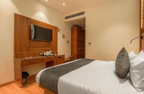 Chandigarh Hotel | Hotel Aurelia Inn Near Airport Road-Amity University Sector 82 Mohali Chandigarh