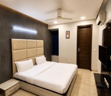 Pitampura Hotel | Blessings Hotel & Banquet
