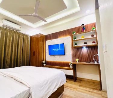 Greater Noida Apartment | Gr Noida Stay & BNB