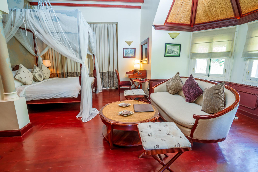 Jangupura Extension Hotel | Hotel Bir - Near Nizamudin Railway & JLN Stadium
