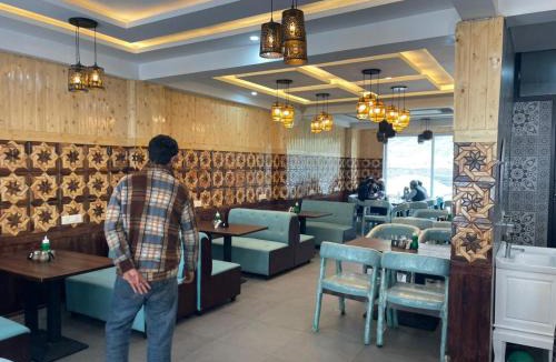 Sonamarg Hotel | Hotel Sounsar and Restaurant