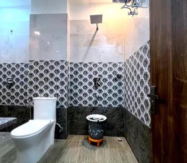 Faizabad Hotel | Hotel JB Square Ayodhya Near Ram Mandir, Airport & Ayodhya Cantt