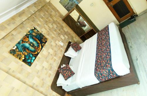 Gopalbari Hotel | Hotel Amisha Palace - Near Jaipur Railway Station