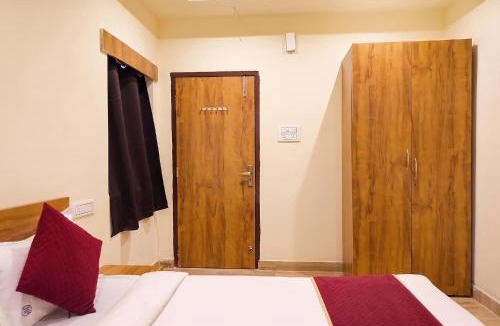 Kolkata Hotel | FabHotel Cozy Stay