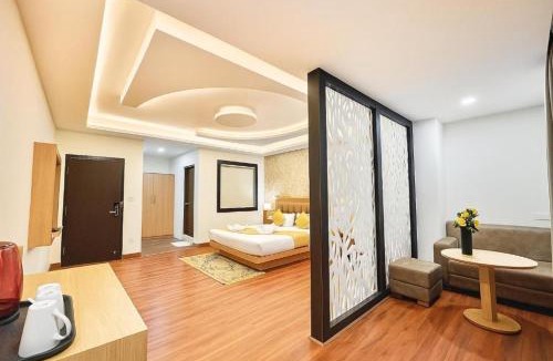 Gangtok Hotel | Hotel Yeasel continental by Staynest 100 meter from Ridge Park
