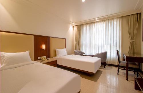 Hebbal Hotel | Saltstayz Premier- Bengaluru Hebbal Airport Road